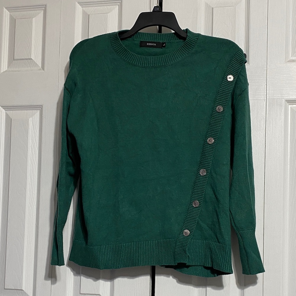 Zesica green Knit & Asymmetric Buttons size LARGE